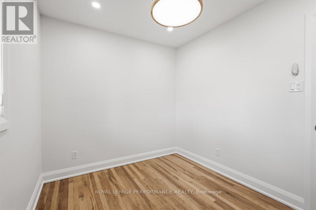 180 Roger Road, Ottawa, Ontario  K1H 5C8 - Photo 8 - X13155908