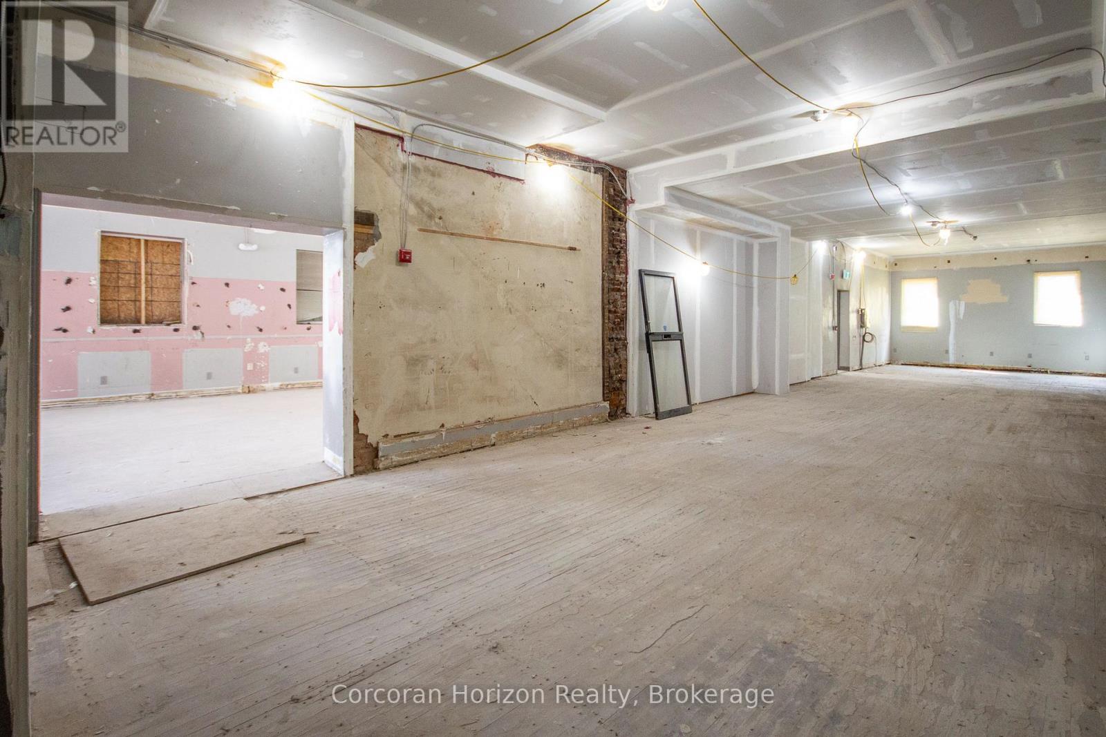 Full - 90 John Street S, Hamilton, Ontario  L8N 2C1 - Photo 3 - X13156008