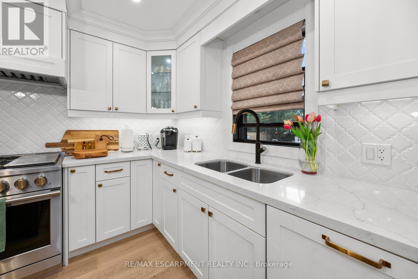 1390 Halifax Place, Burlington, Ontario  L7S 1J6 - Photo 12 - W13155426