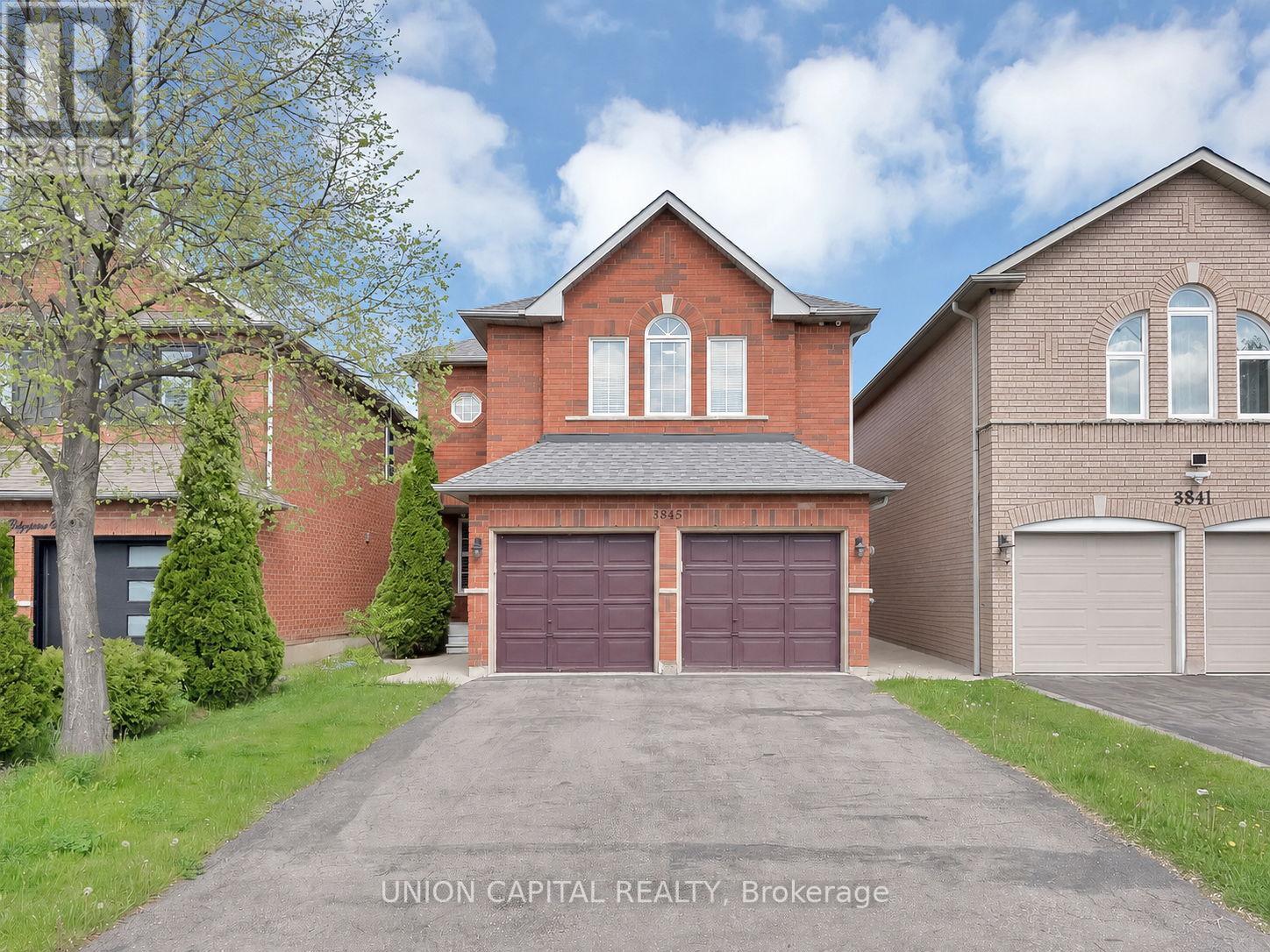 3845 Ridgepoint Way, Mississauga, Ontario  L5N 7T7 - Photo 1 - W13155504