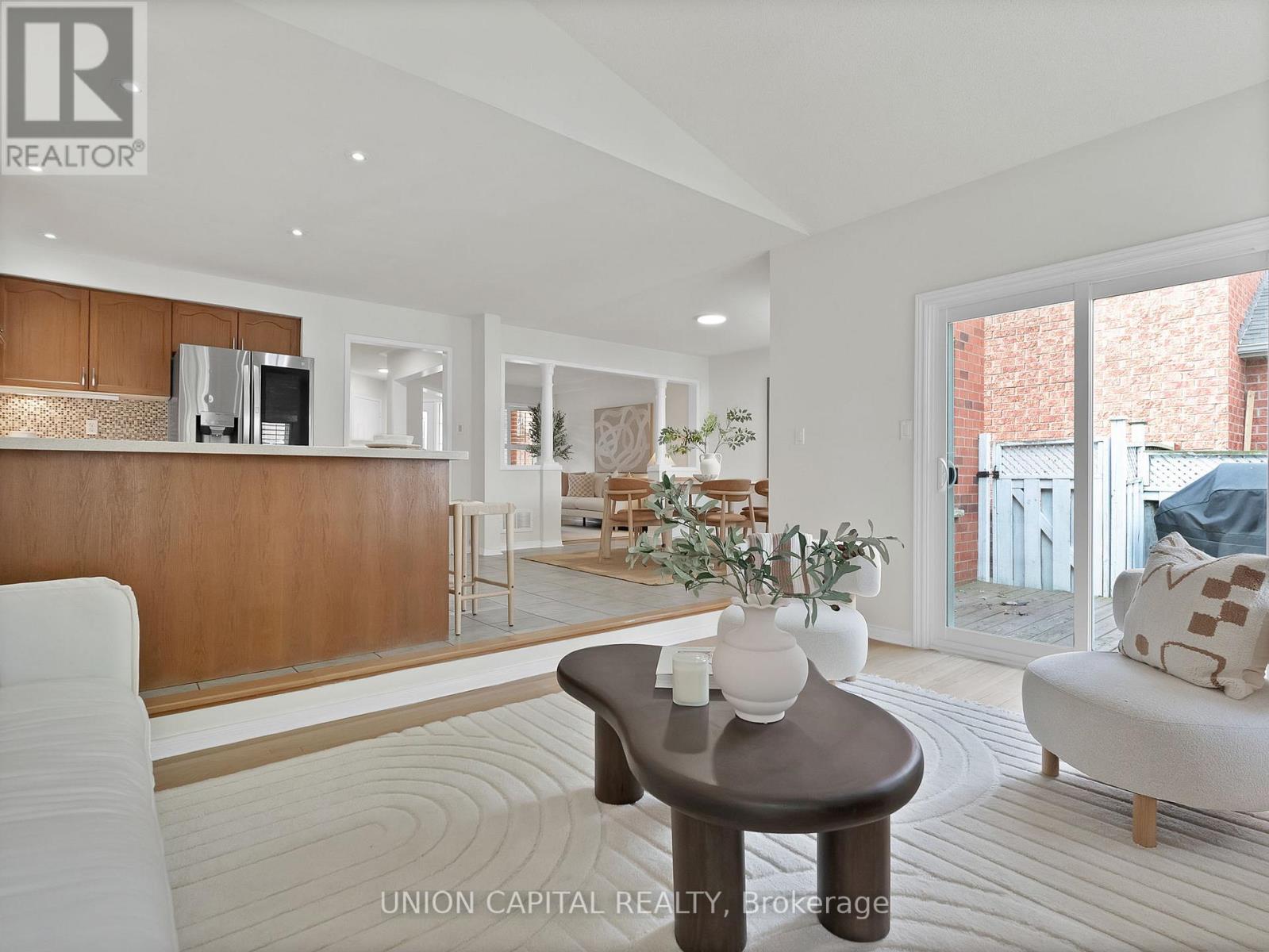 3845 Ridgepoint Way, Mississauga, Ontario  L5N 7T7 - Photo 8 - W13155504