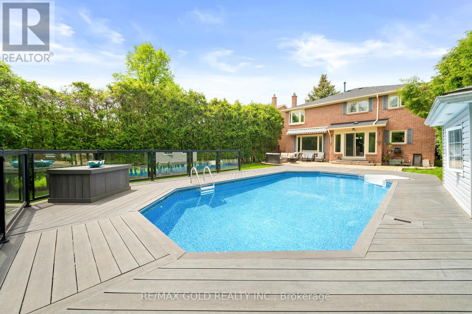 122 BARR CRESCENT, Brampton, Ontario