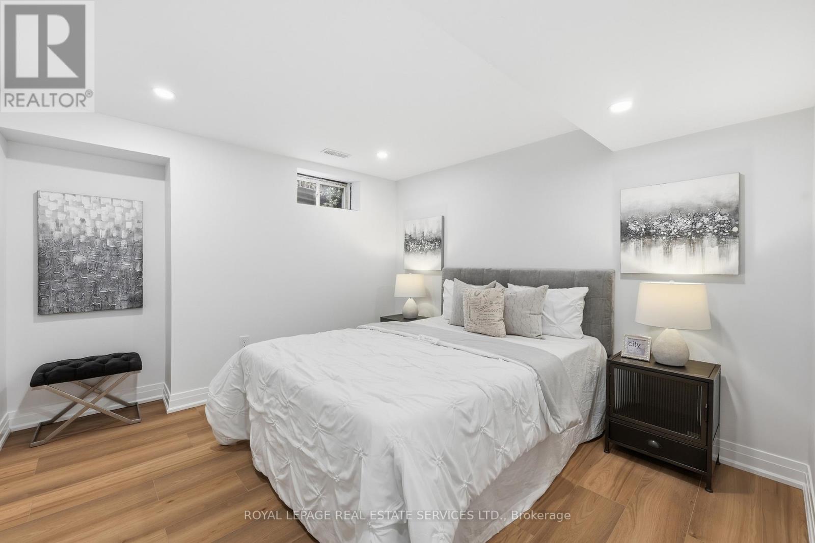 1332 Quinpool Court, Mississauga, Ontario  L5C 4J3 - Photo 36 - W13155668