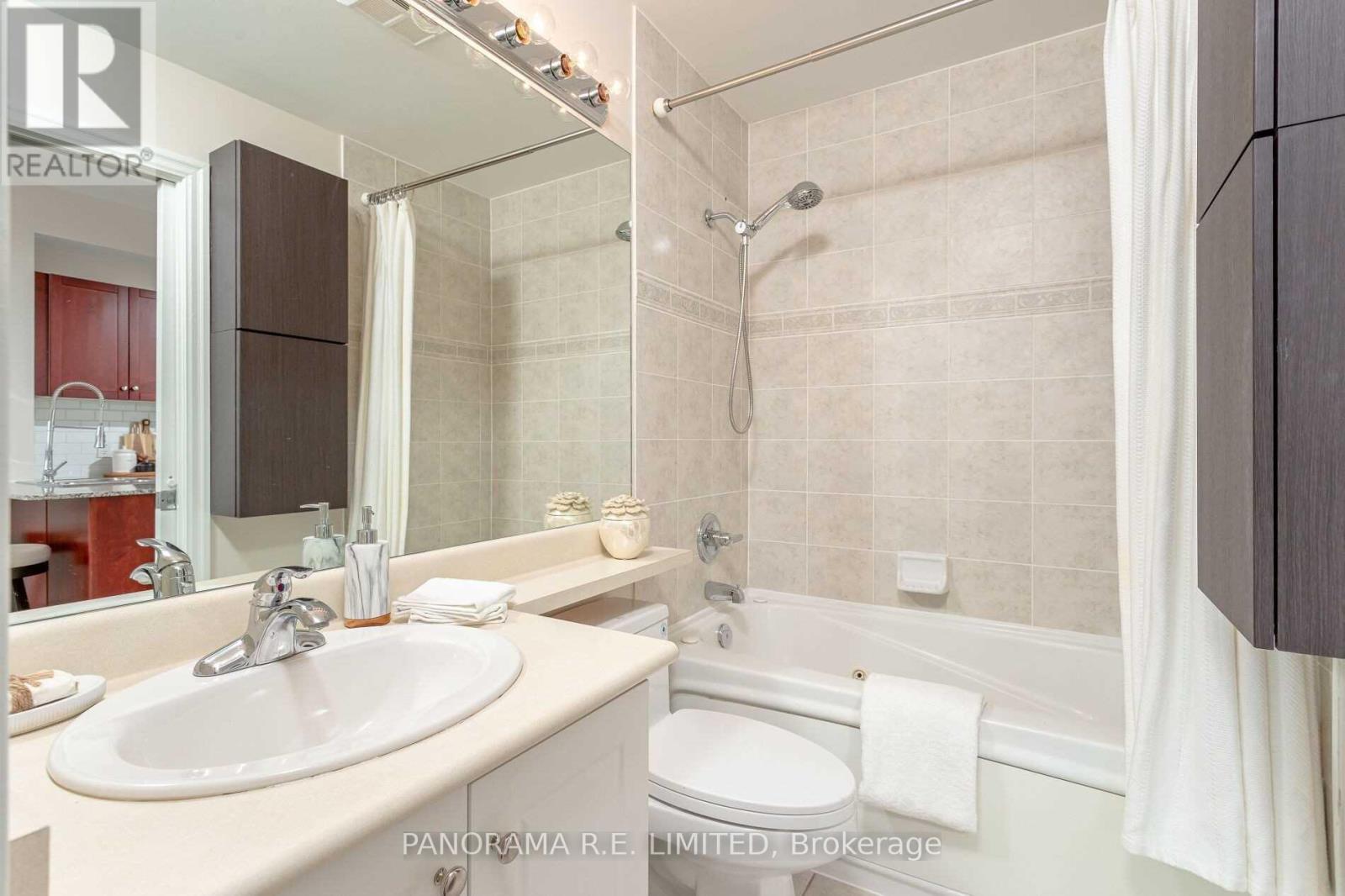 210 - 1359 Rathburn Road E, Mississauga, Ontario  L4W 5P7 - Photo 15 - W13155718