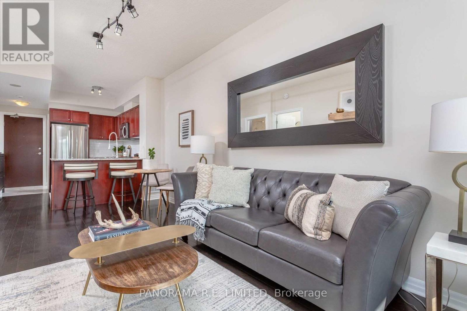 210 - 1359 Rathburn Road E, Mississauga, Ontario  L4W 5P7 - Photo 5 - W13155718