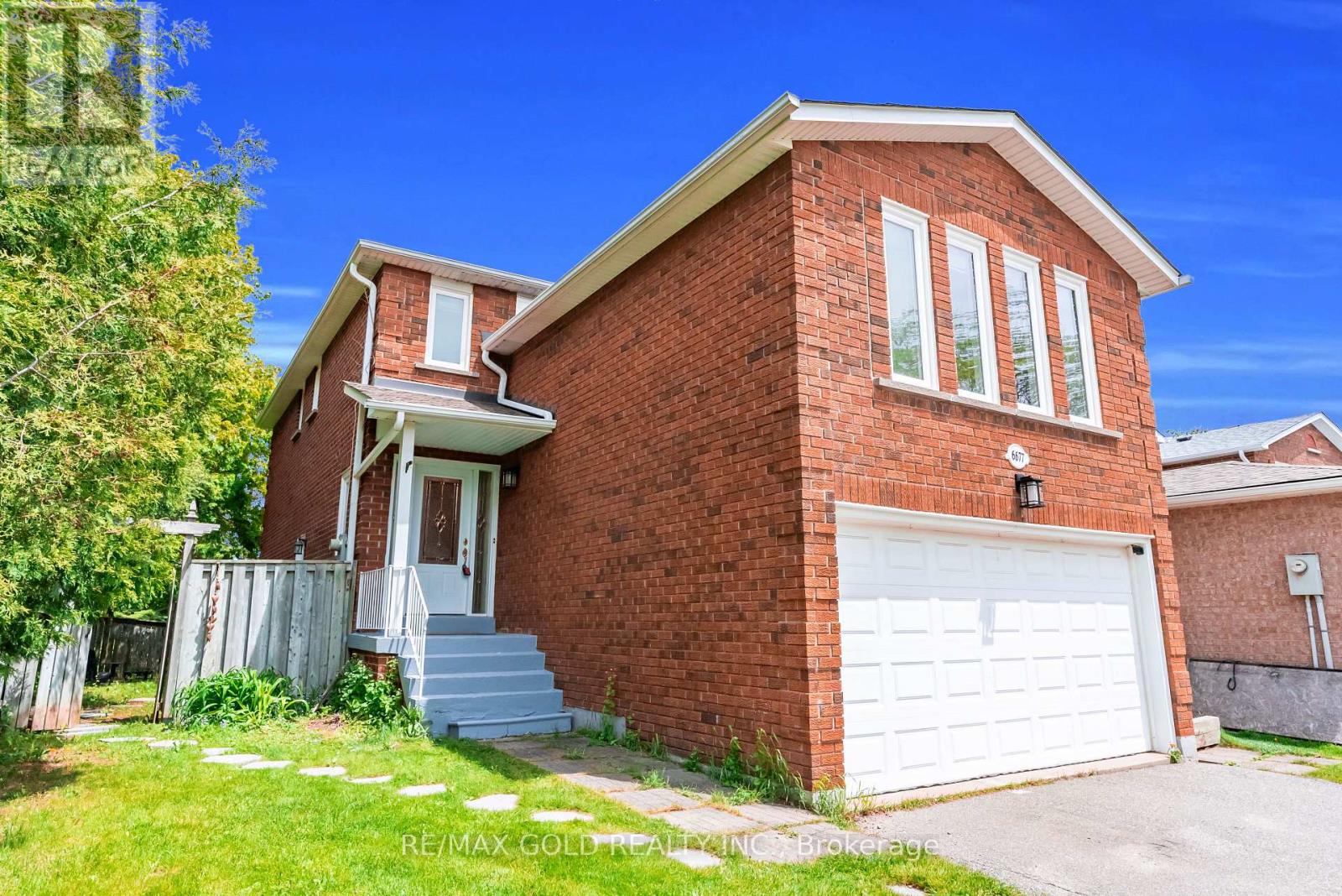 6677 Ganymede Road, Mississauga, Ontario  L5N 4V3 - Photo 2 - W13155732