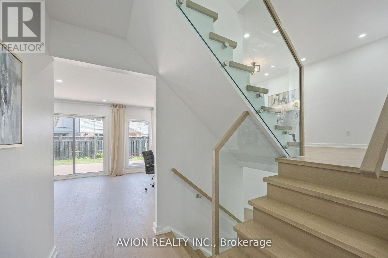 1397 Highgate Court, Oakville, Ontario  L6H 2V4 - Photo 7 - W13155822