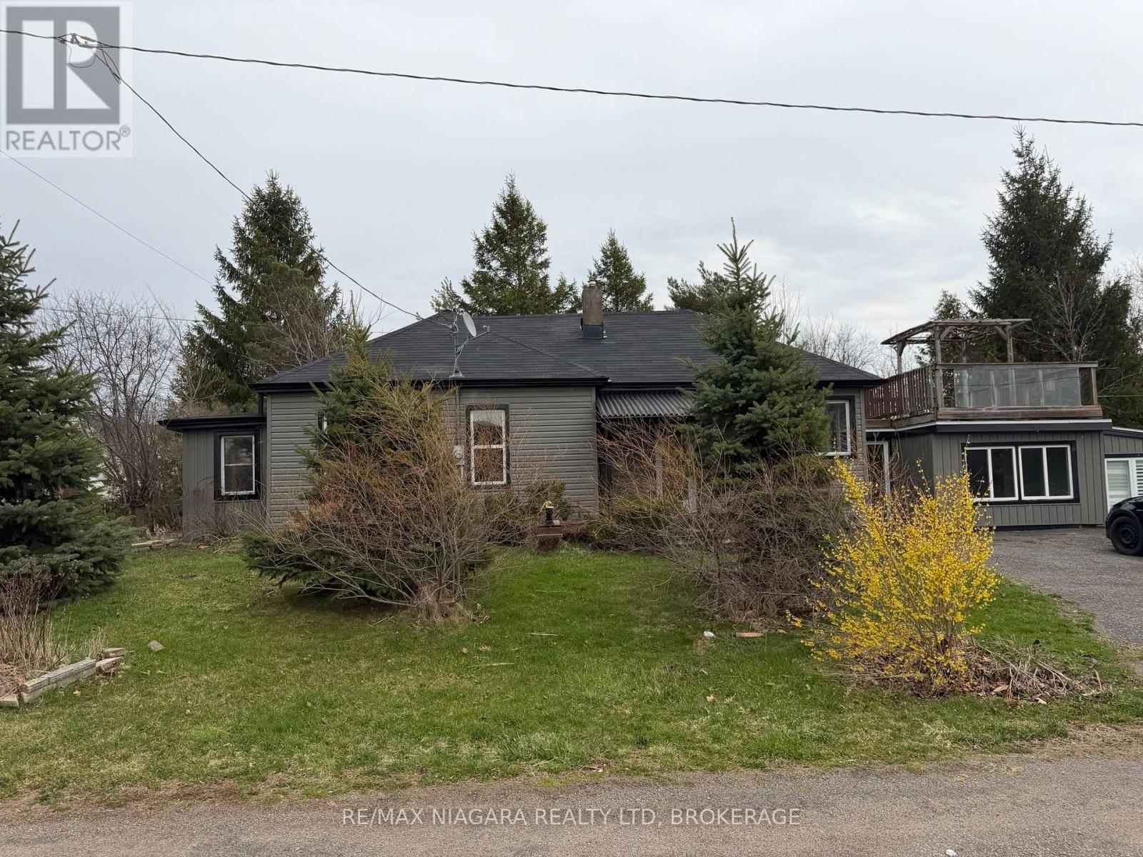 43 Marlatts Road, Thorold (Thorold Downtown), Ontario L2V 1N5 - Photo 1 - X13155884