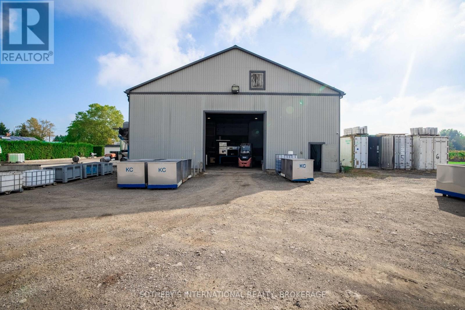 2083 Seventh Street, St. Catharines, Ontario L2R 6P9 - Photo 2 - X13156024