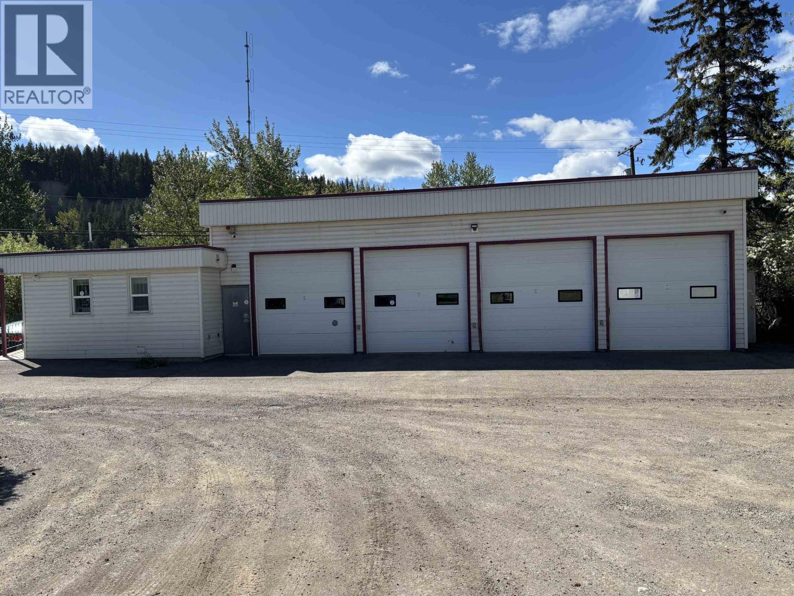 2832 Queensway Street, Prince George, British Columbia V2L 4M5 - Photo 2 - C8078898