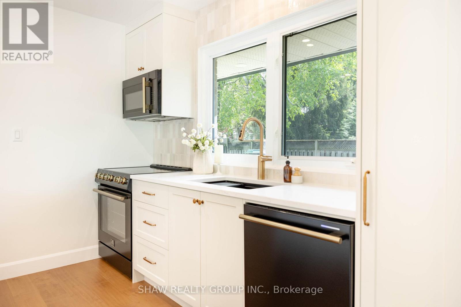 22 Charlotte Crescent, Kitchener, Ontario  N2B 2K3 - Photo 6 - X13155472
