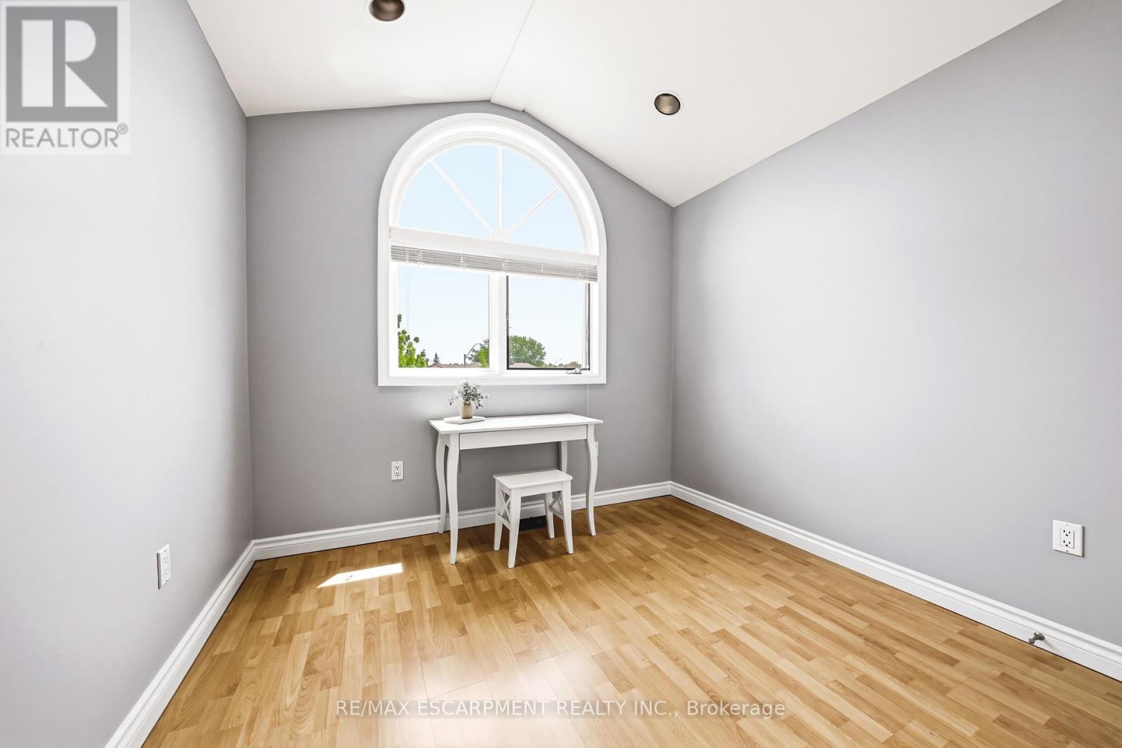 301 Parkwood Crescent, Hamilton, Ontario  L8V 5B5 - Photo 32 - X13155708