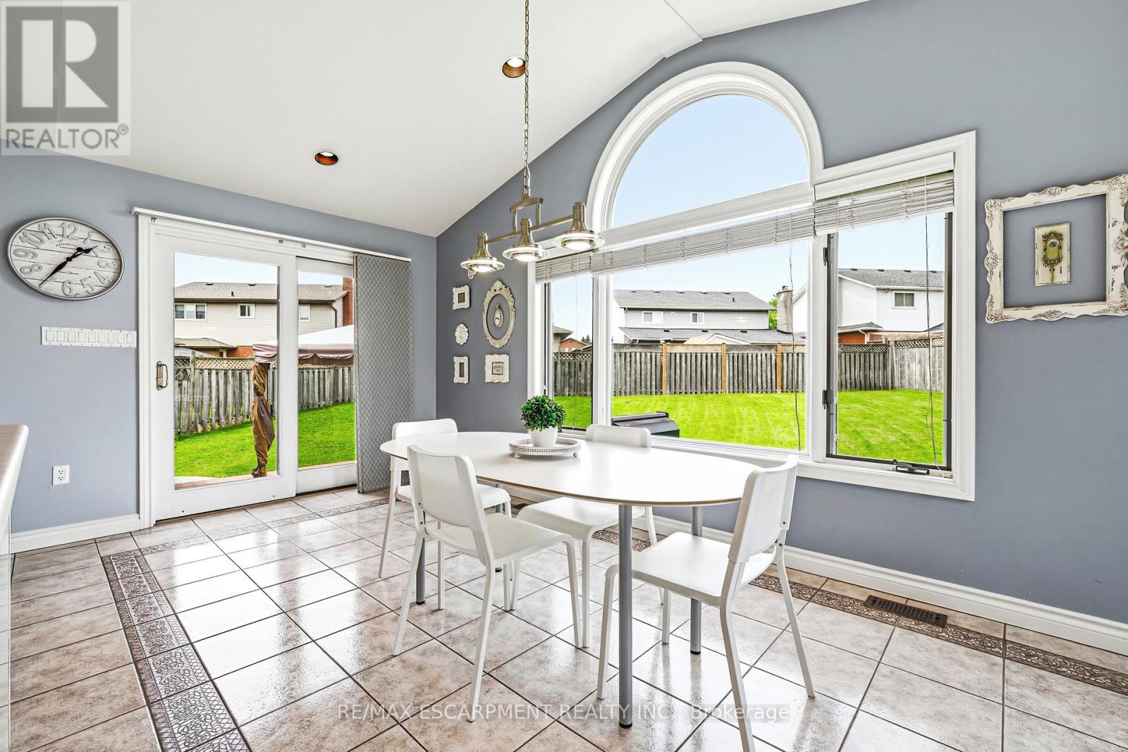 301 Parkwood Crescent, Hamilton, Ontario  L8V 5B5 - Photo 9 - X13155708