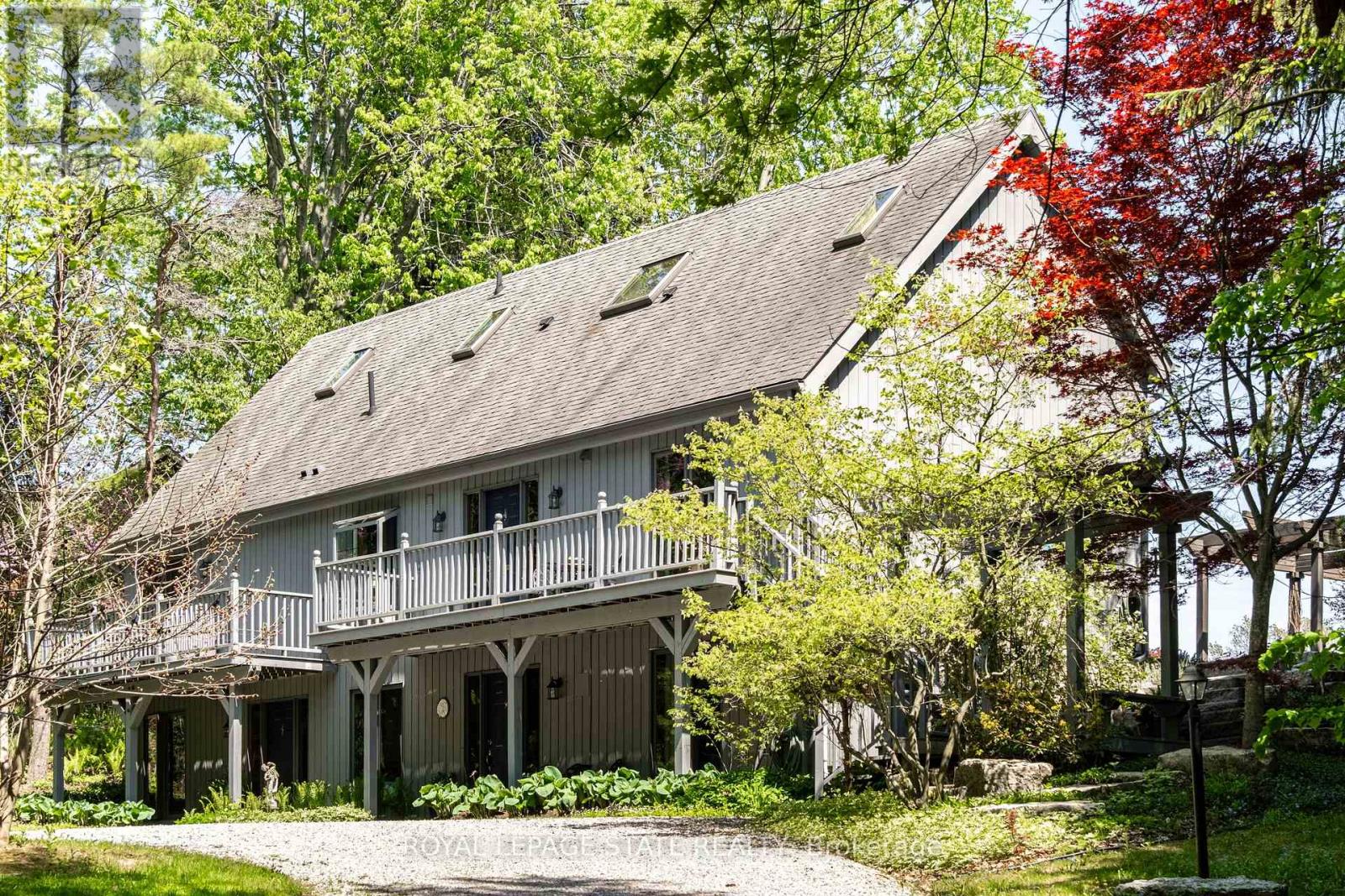 176 WEIRS LANE, Hamilton, Ontario