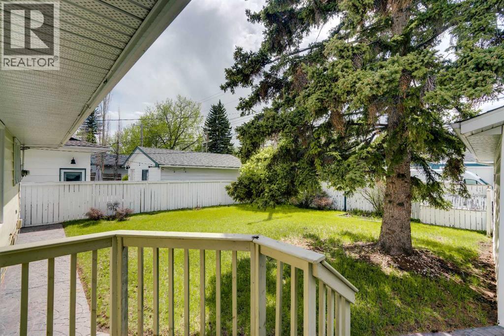 10823 Maplecreek Drive SE, Calgary, Alberta  T2J 1V4 - Photo 27 - A2301461