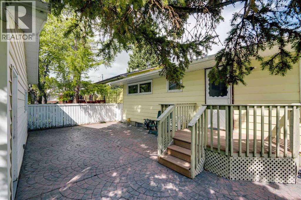 10823 Maplecreek Drive SE, Calgary, Alberta  T2J 1V4 - Photo 28 - A2301461