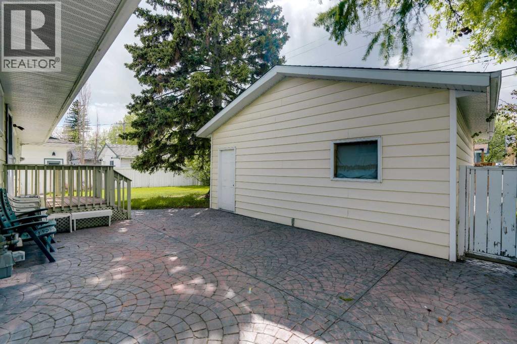 10823 Maplecreek Drive SE, Calgary, Alberta  T2J 1V4 - Photo 30 - A2301461