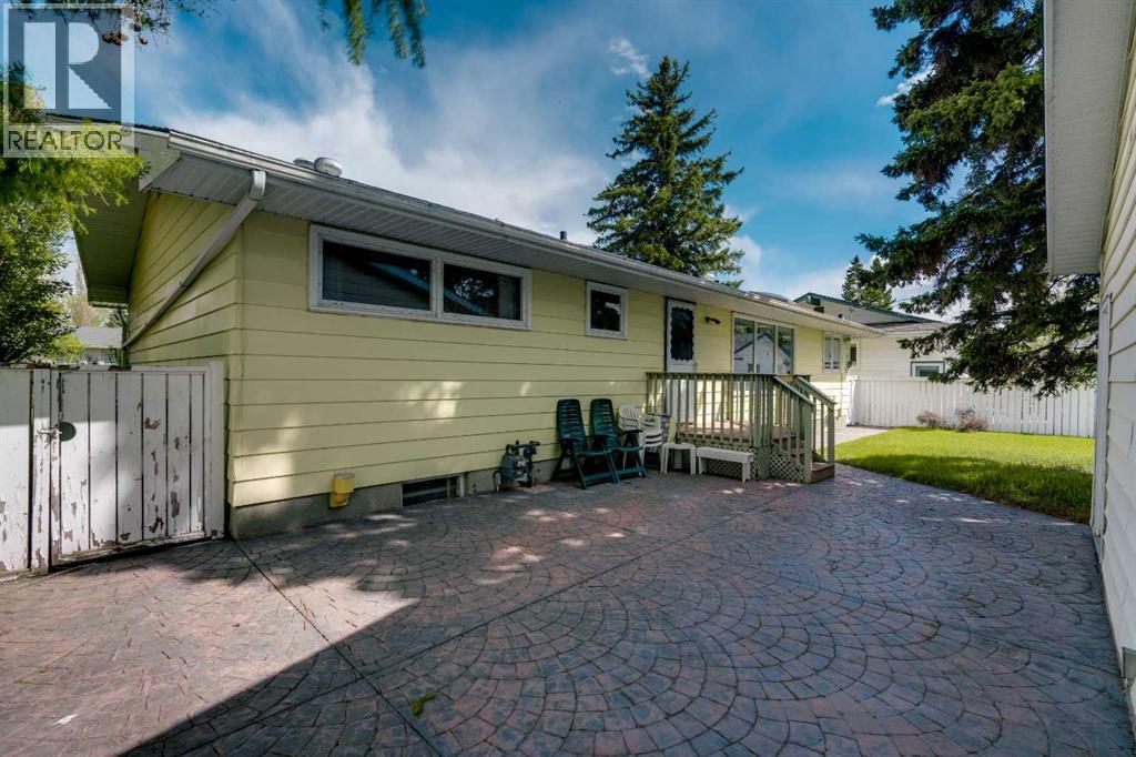 10823 Maplecreek Drive SE, Calgary, Alberta  T2J 1V4 - Photo 29 - A2301461