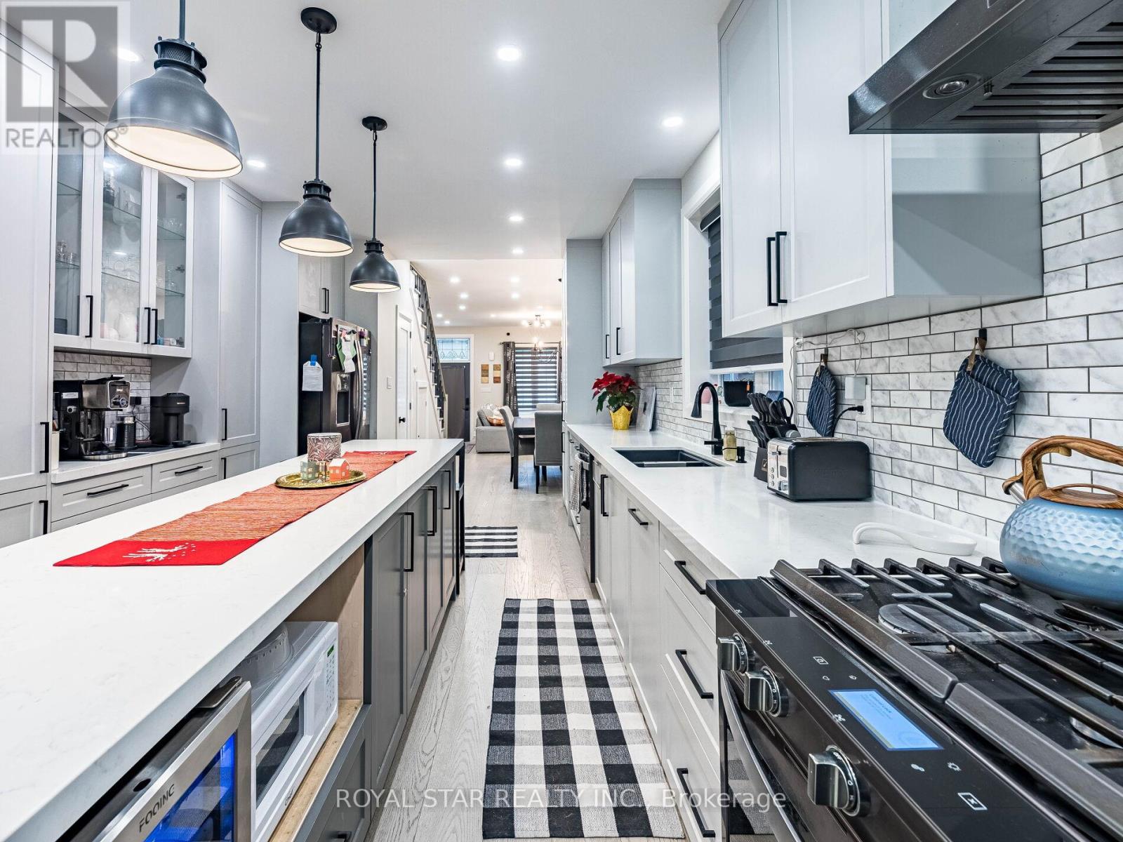 74 Montrose Avenue, Toronto, Ontario M6J 2T7 - Photo 13 - C13155886