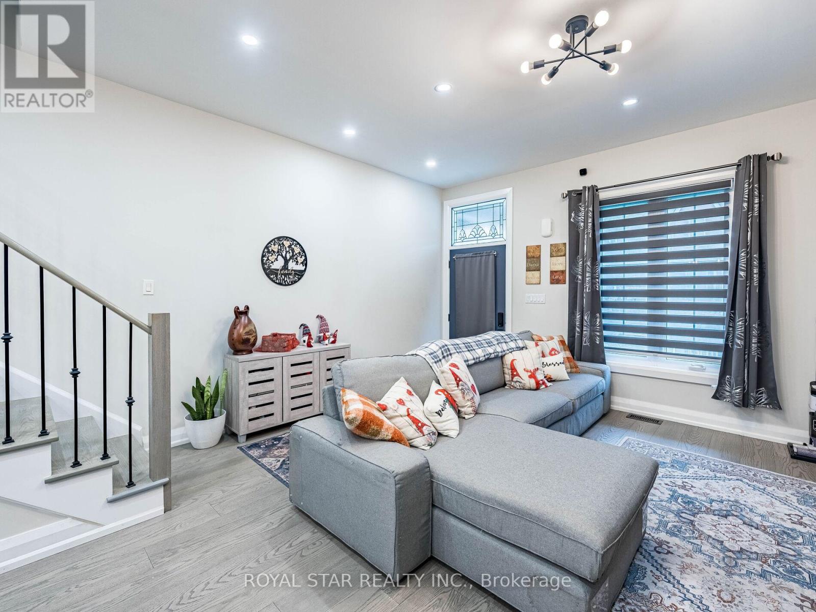74 Montrose Avenue, Toronto, Ontario M6J 2T7 - Photo 7 - C13155886