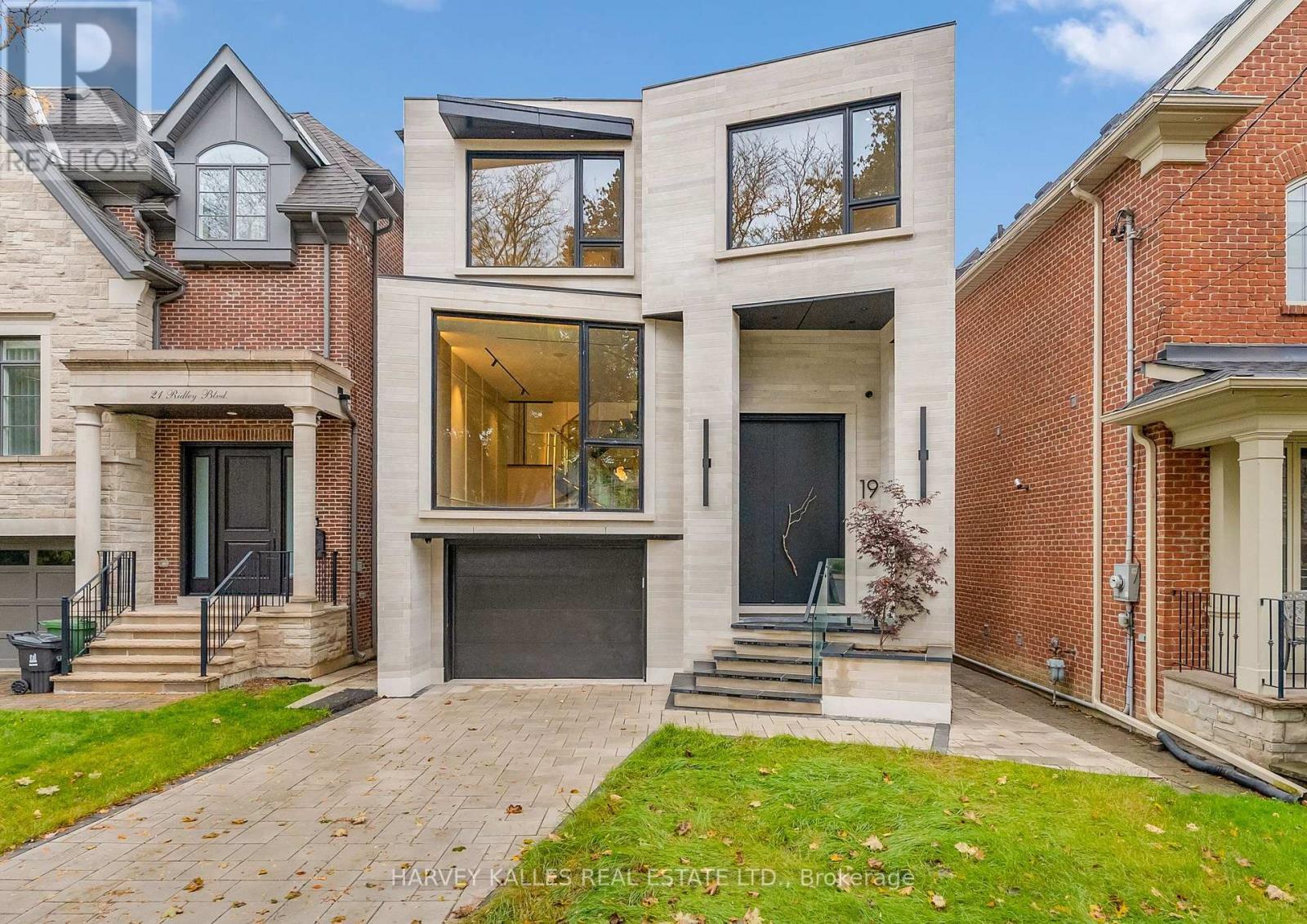 19 RIDLEY BOULEVARD