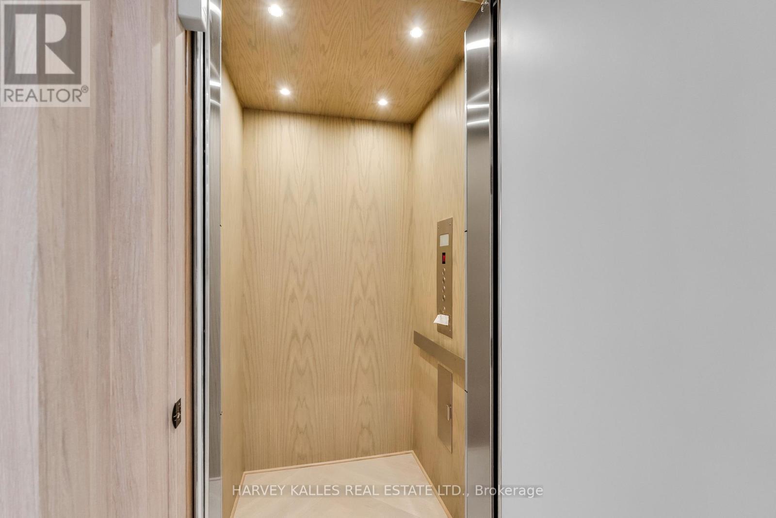 19 Ridley Boulevard, Toronto, Ontario  M5M 3L1 - Photo 12 - C13155958
