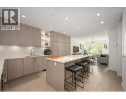 108 733 E 3RD STREET, North Vancouver, British Columbia
