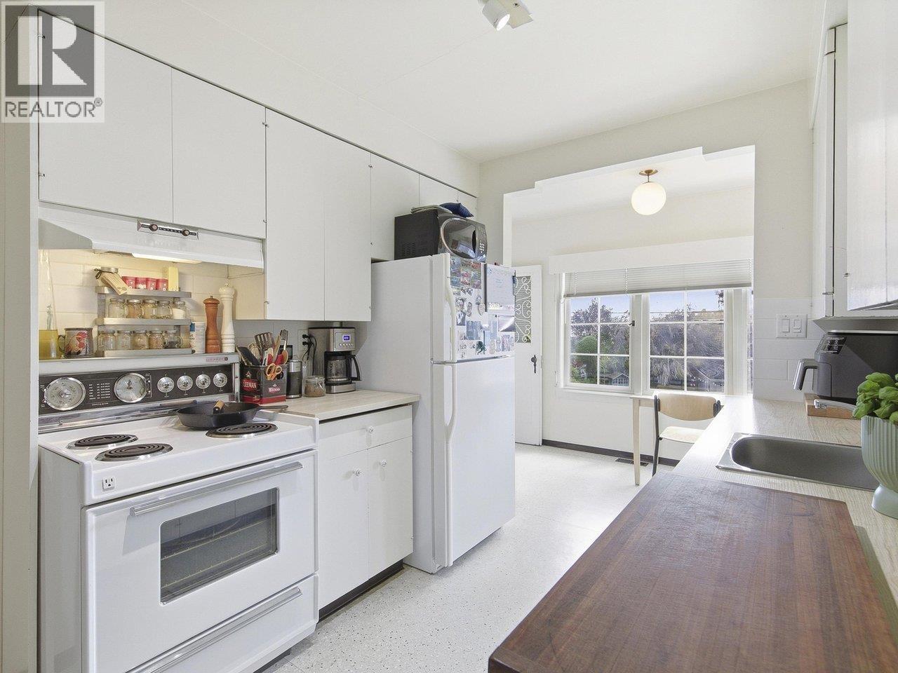 2506 W 15th Avenue, Vancouver, British Columbia  V6K 2Z4 - Photo 10 - R3126231