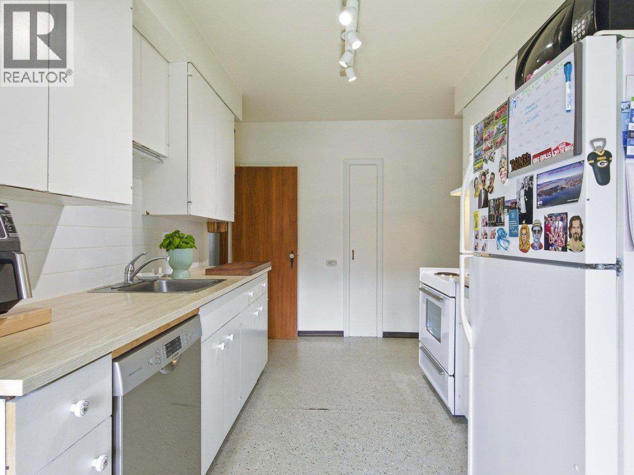 2506 W 15th Avenue, Vancouver, British Columbia  V6K 2Z4 - Photo 14 - R3126231