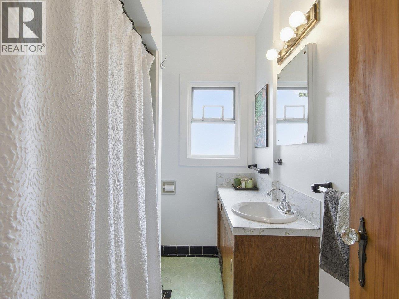 2506 W 15th Avenue, Vancouver, British Columbia  V6K 2Z4 - Photo 18 - R3126231