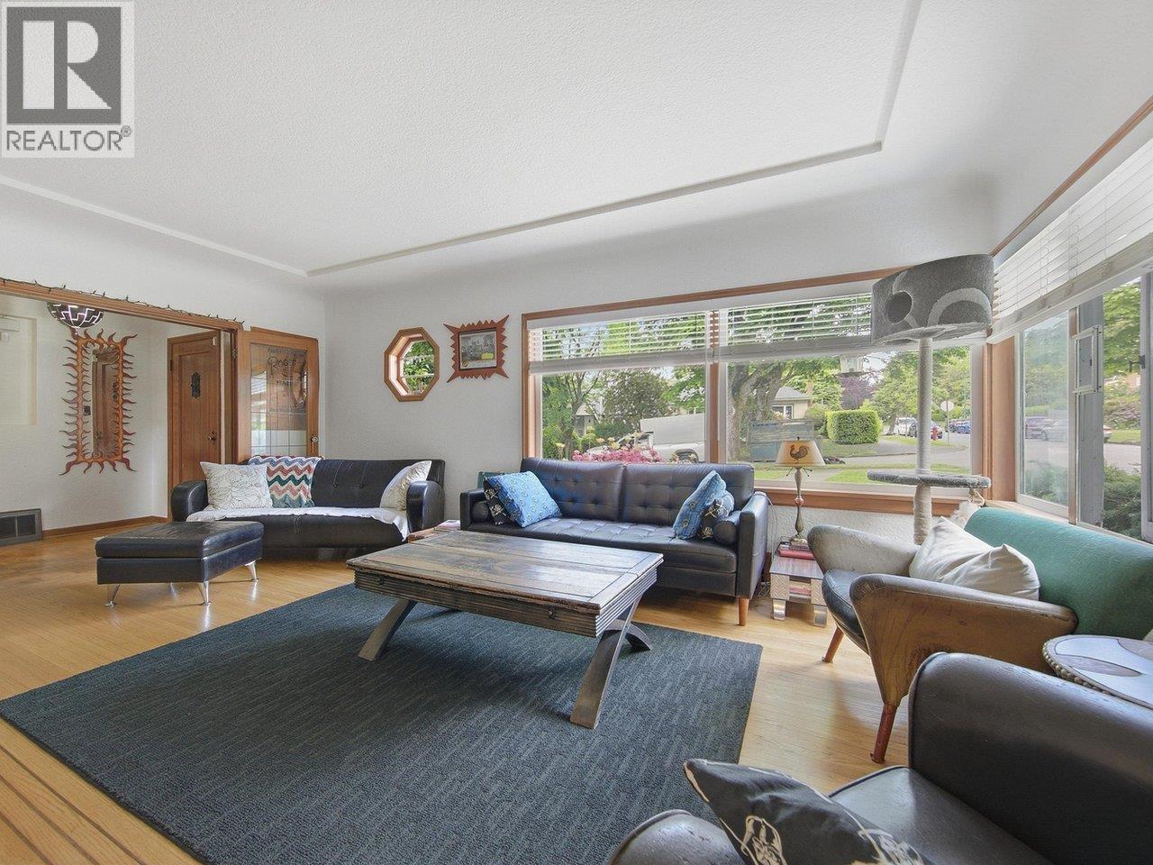 2506 W 15th Avenue, Vancouver, British Columbia  V6K 2Z4 - Photo 5 - R3126231