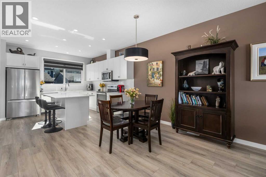 395 Magnolia Drive Se, Calgary, Alberta  T3M 3M4 - Photo 5 - A2313147