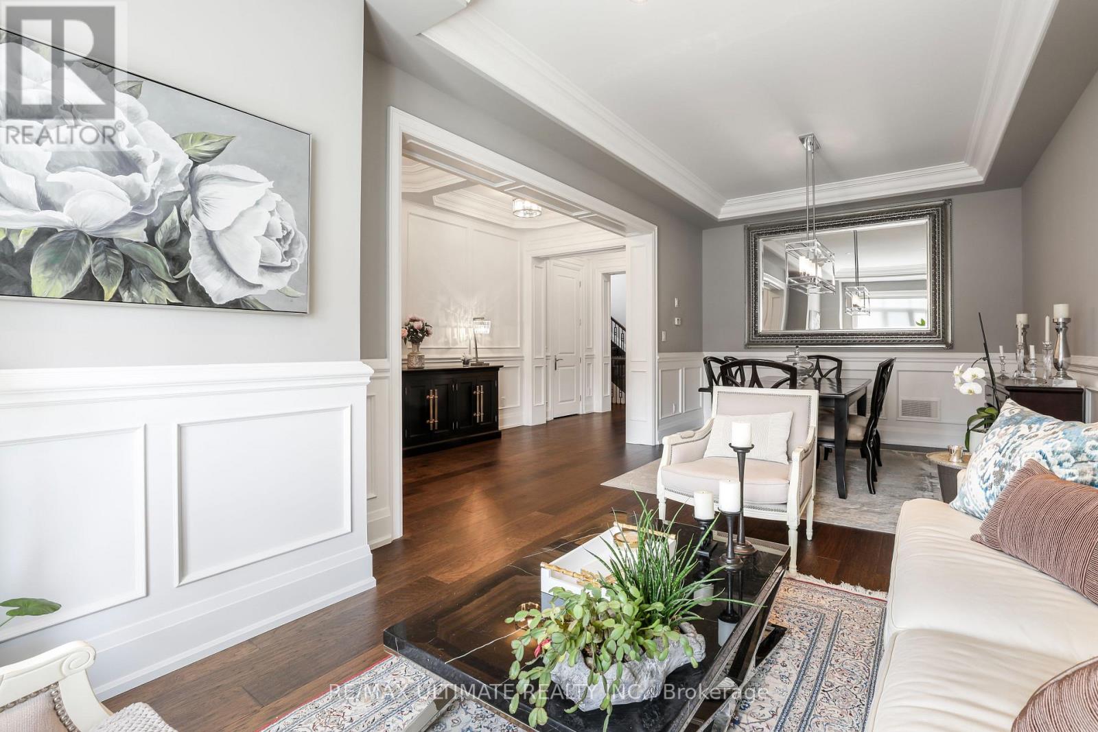 31 Presteign Avenue, Toronto (O'connor-Parkview), Ontario  M4B 3A9 - Photo 4 - E13155866