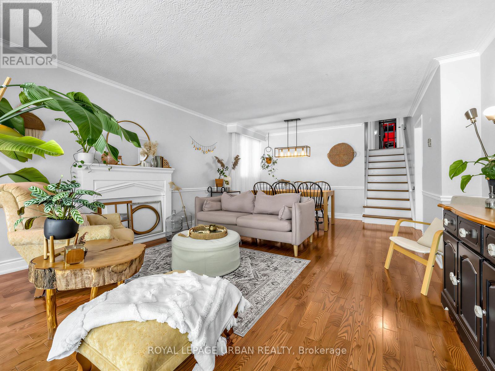95 Oakridge Drive, Toronto, Ontario  M1M 2A6 - Photo 4 - E13155892