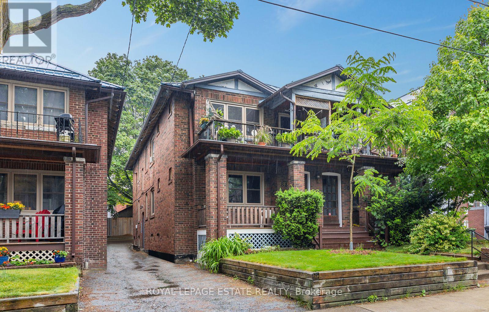 Main - 88 Glen Manor Drive, Toronto, Ontario  M4E 2X2 - Photo 2 - E13156022