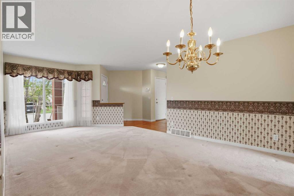 12 Citadel Park NW, Calgary, Alberta  T3G 3X8 - Photo 4 - A2313325
