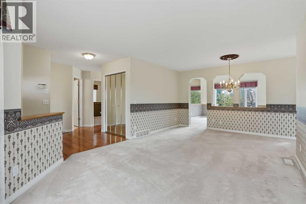 12 Citadel Park NW, Calgary, Alberta  T3G 3X8 - Photo 3 - A2313325