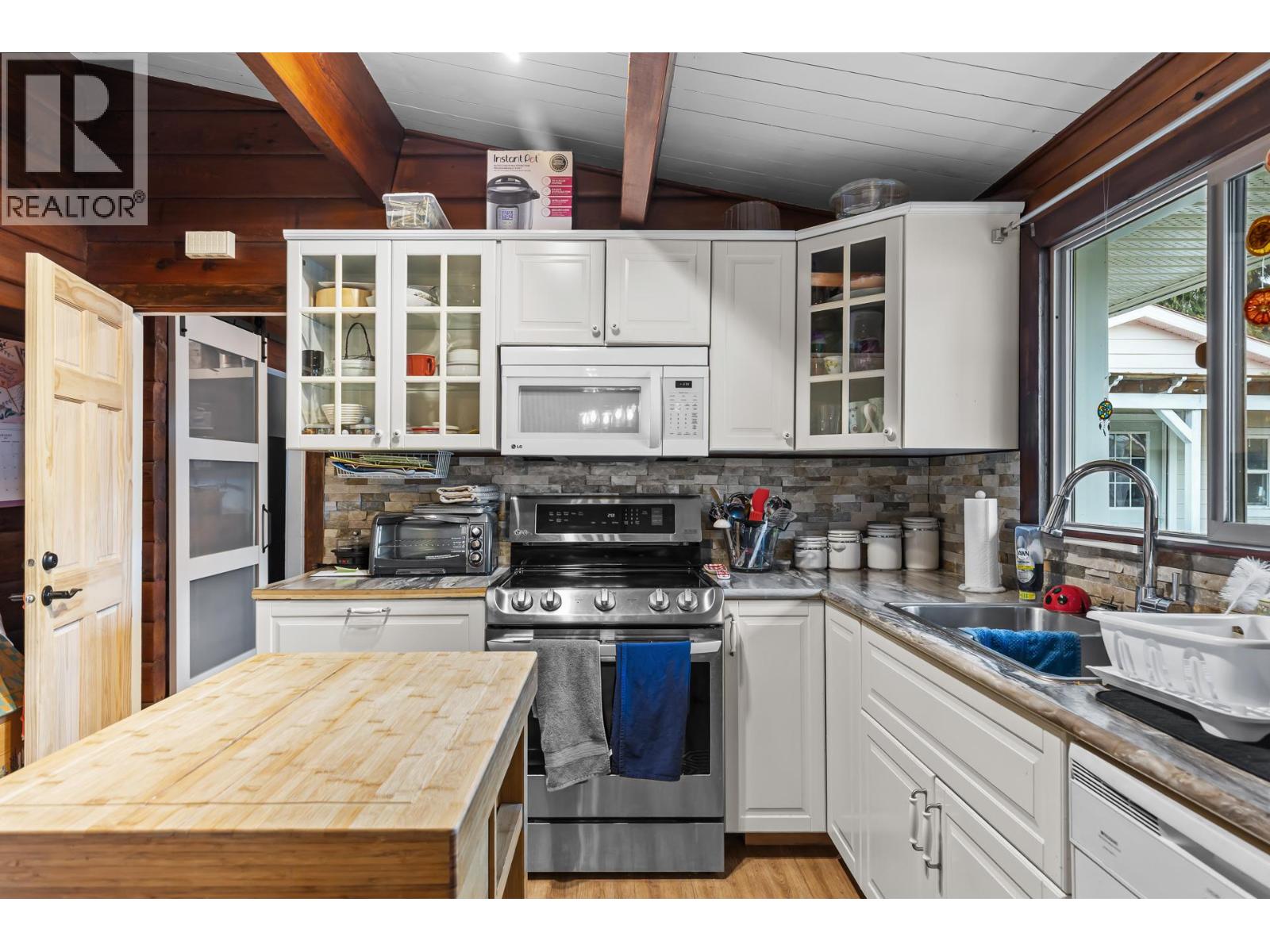 1210 Paradise Avenue, Sicamous, British Columbia V0E 0E8 - Photo 40 - 10388216