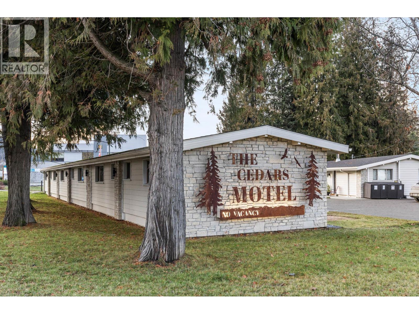 1210 Paradise Avenue, Sicamous, British Columbia V0E 0E8 - Photo 1 - 10388216