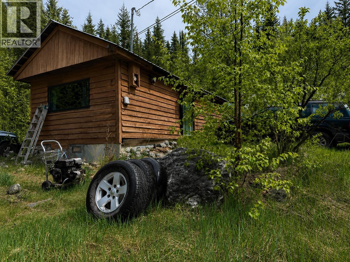 6348 Rosette Lake Road, Likely, British Columbia  V0L 1N0 - Photo 2 - R3125756