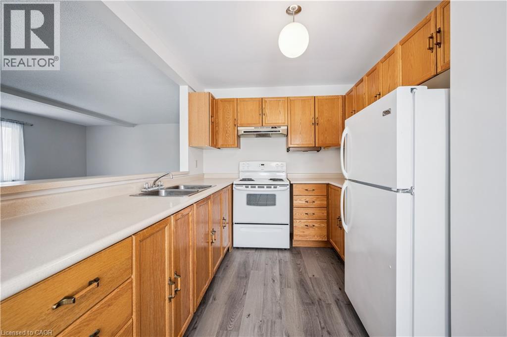 205 Highland Crescent Unit# 35, Kitchener, Ontario  N2M 5L7 - Photo 4 - 40828772