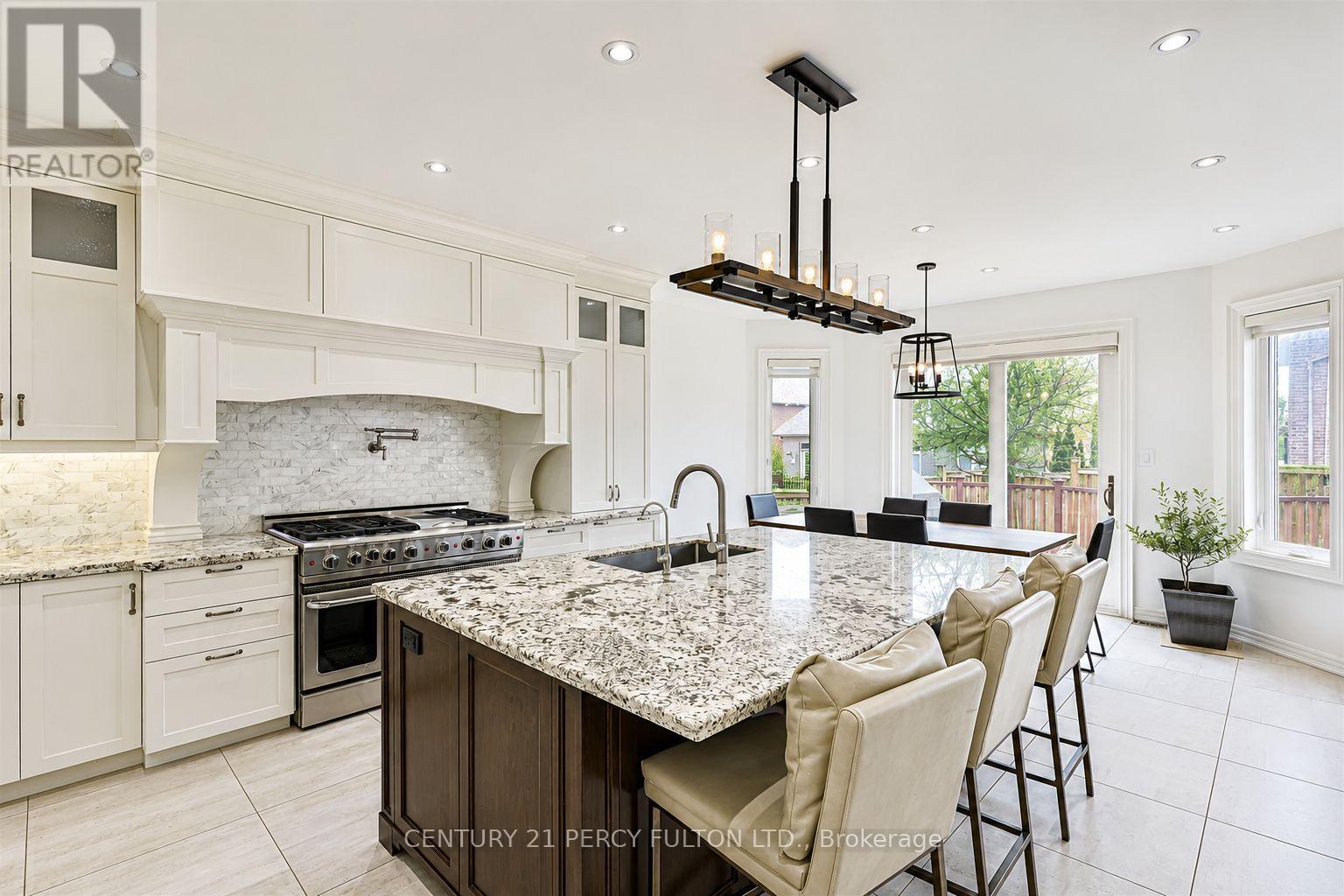 159 Jefferson Forest Drive, Richmond Hill, Ontario  L4E 4K6 - Photo 3 - N13155918