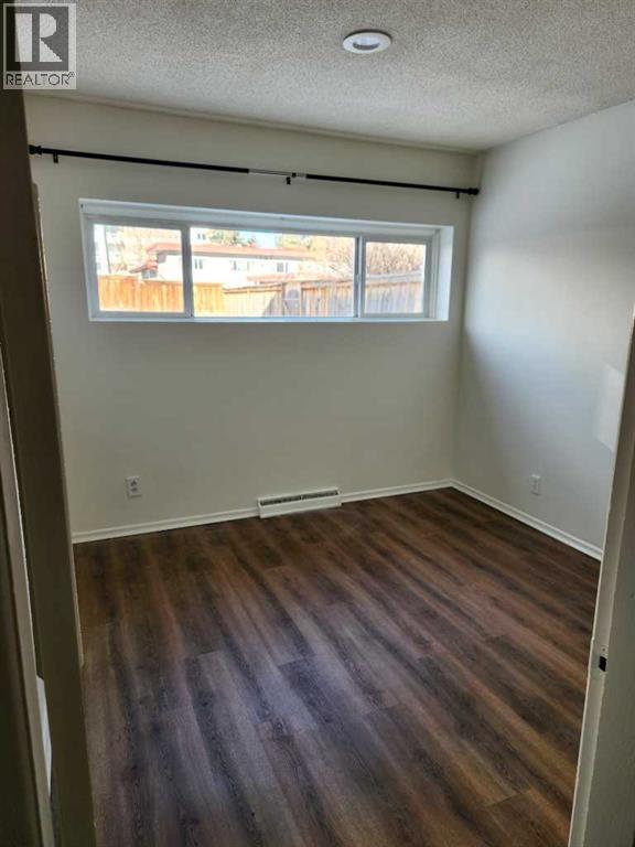 638 640 68 Avenue SW, Calgary, Alberta  T2V 0M9 - Photo 4 - A2313223