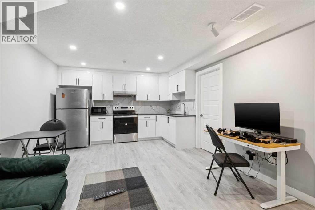 313 Marina Key, Chestermere, Alberta  T1X 1Y6 - Photo 35 - A2312950