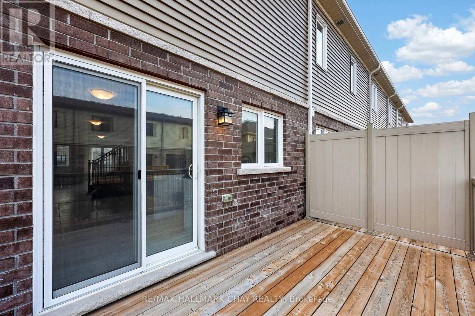 21 Pumpkin Corner Crescent, Barrie, Ontario  L9J 0T5 - Photo 8 - S13155980