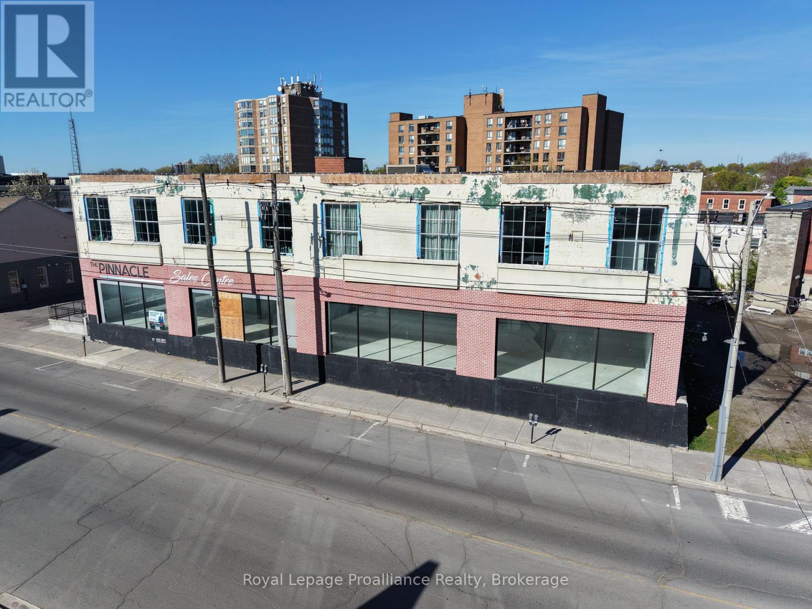 360 Pinnacle Street, Belleville, Ontario  K8N 3B4 - Photo 3 - X12239924