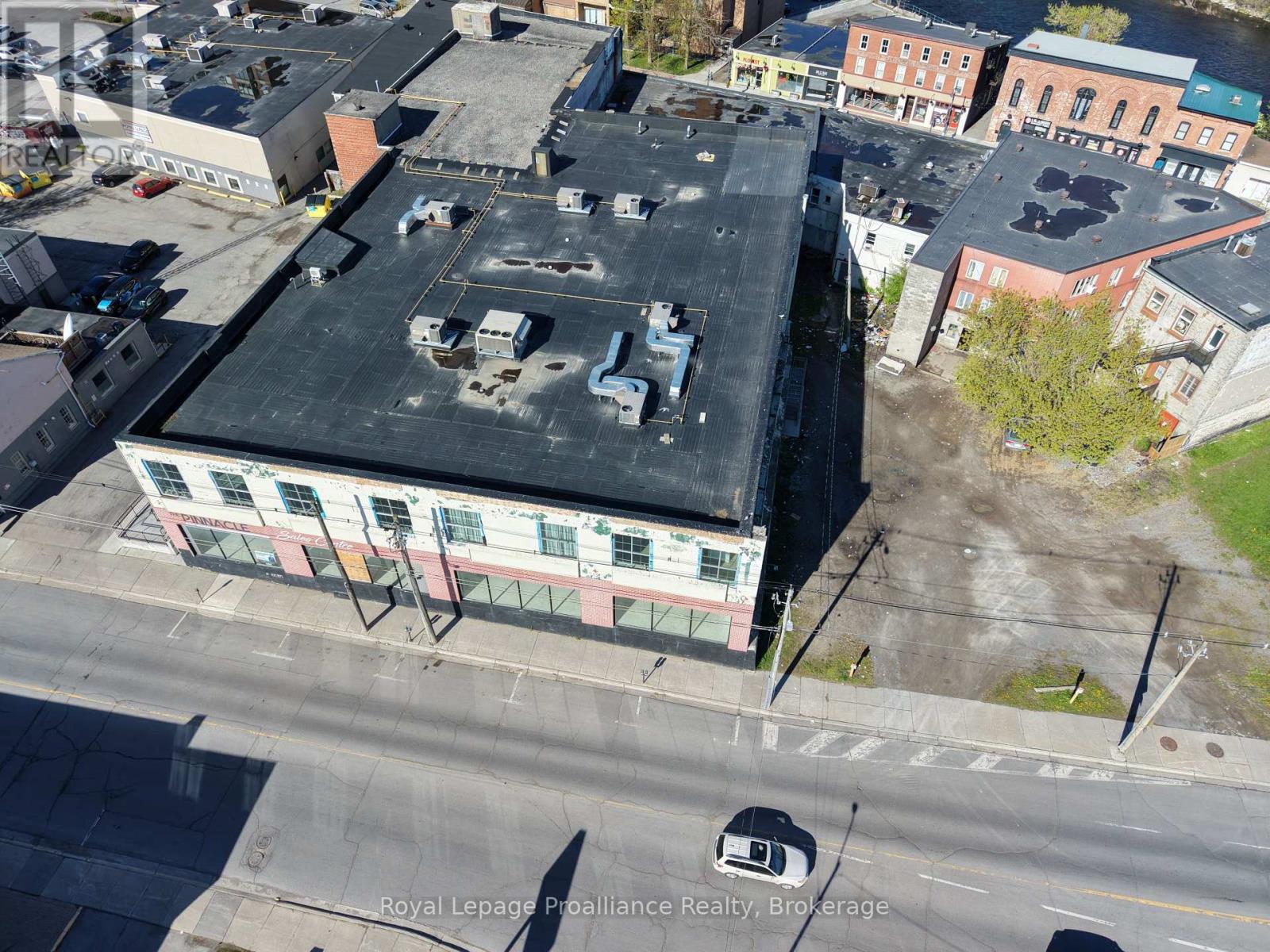 360 Pinnacle Street, Belleville, Ontario  K8N 3B4 - Photo 4 - X12239924