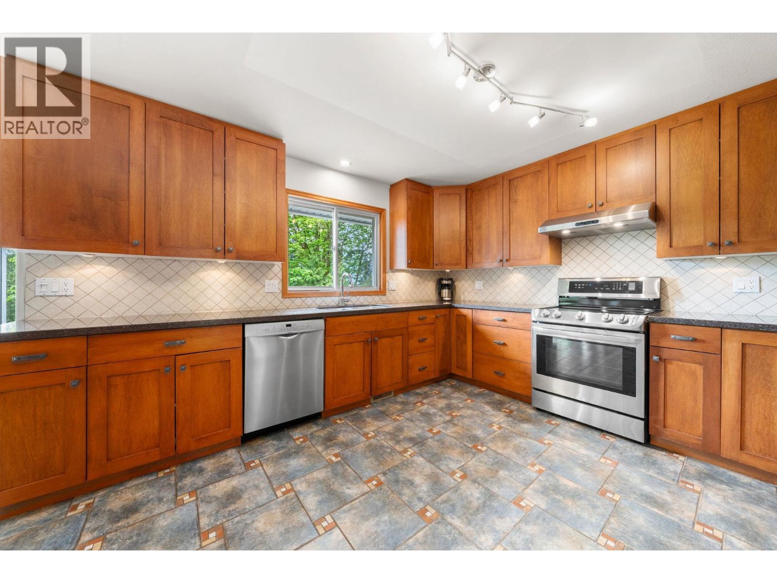 1070 Glacier View Drive, Squamish, British Columbia  V0N 3G0 - Photo 13 - R3122174