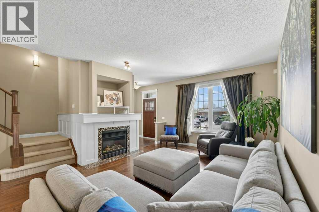 44 Mike Ralph Way SW, Calgary, Alberta  T3E 0H8 - Photo 4 - A2311472