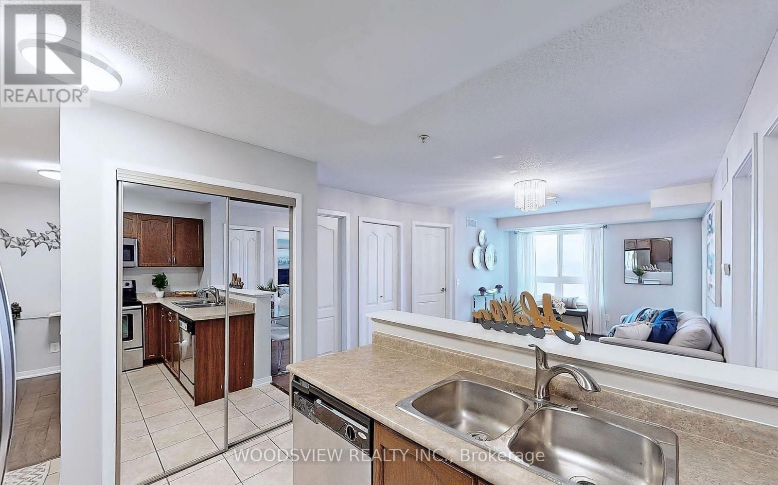 2308 - 6 Dayspring Circle, Brampton, Ontario  L6P 4A7 - Photo 5 - W13155912